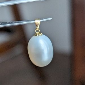 18K Gold Freshwater Pearl Pendant